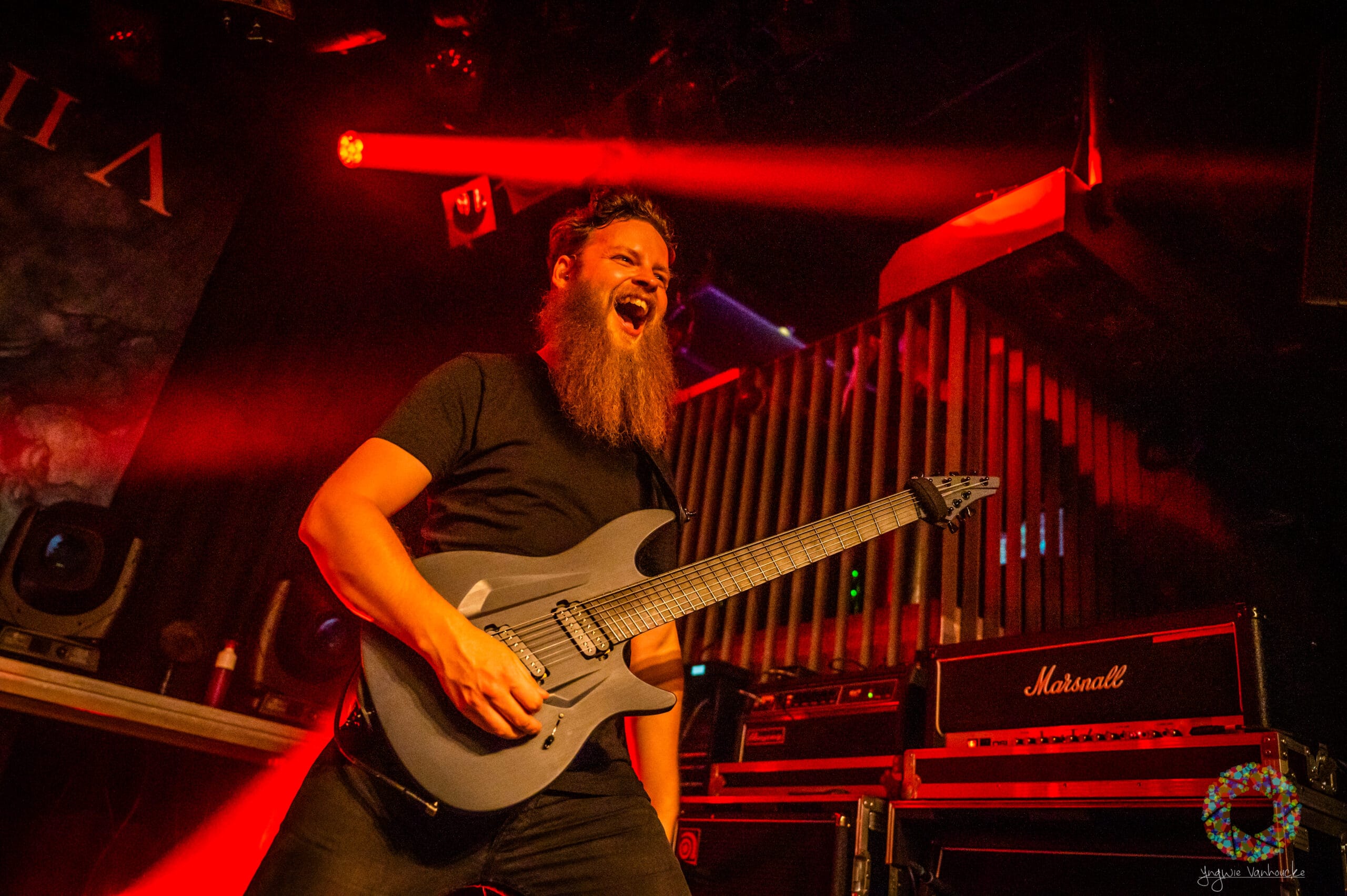 Portretfoto van Jochem Kok tijdens de laatste show van Hibakusha in het Patronaat in Haarlem